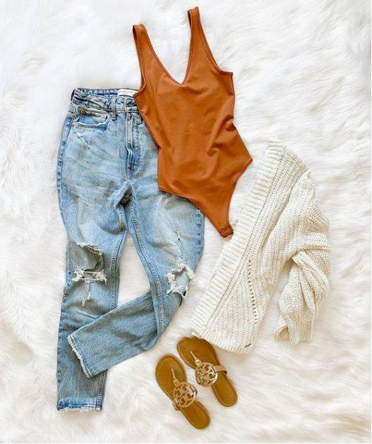 How To Style a Bodysuit For That Trendy and Chic Look - REORIA