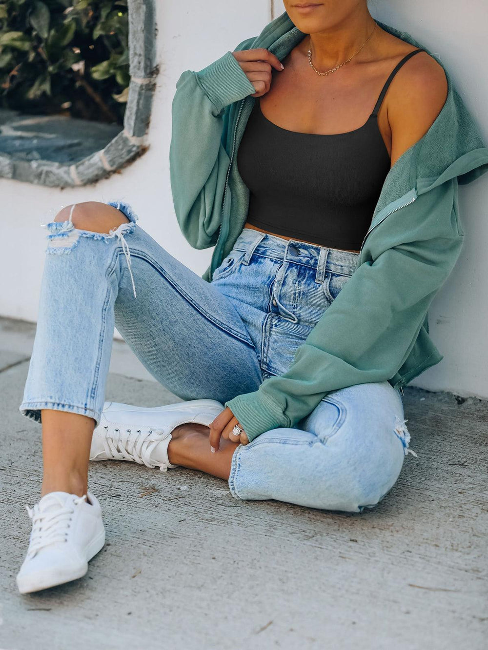 Adjustable Spaghetti Strap Seamless Camisole Crop Tops - REORIA