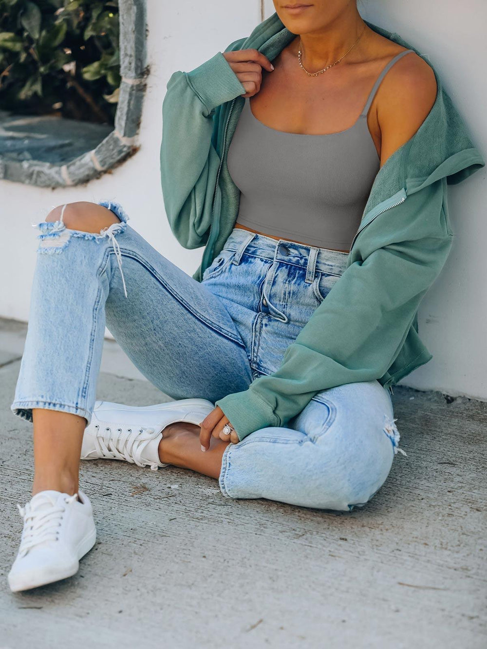 Adjustable Spaghetti Strap Seamless Camisole Crop Tops - REORIA