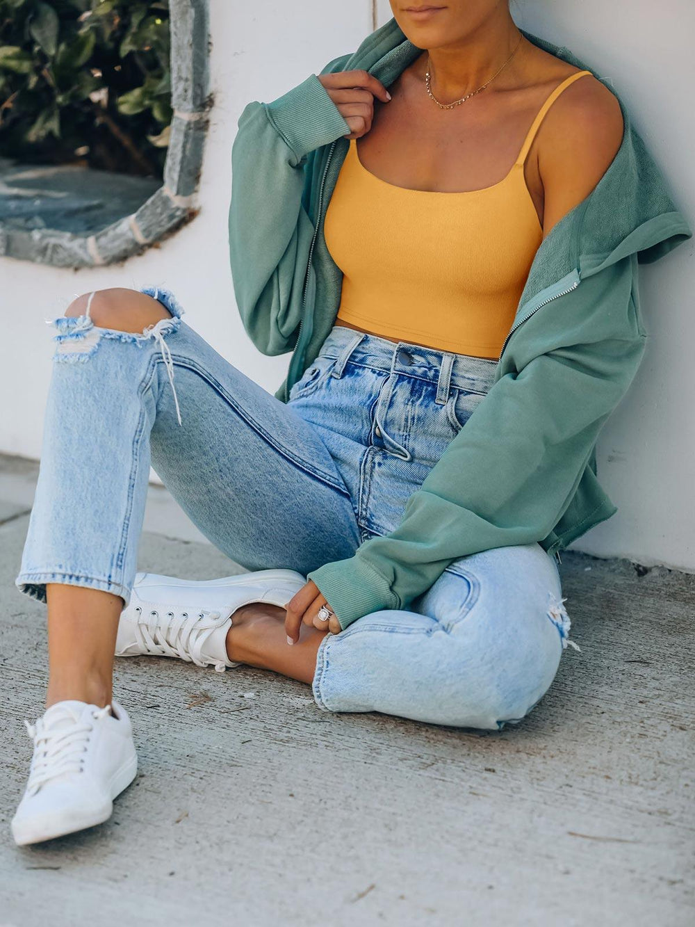 Adjustable Spaghetti Strap Seamless Camisole Crop Tops - REORIA