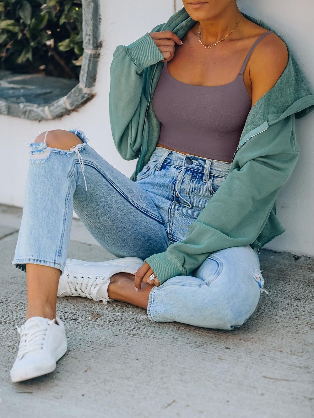 Adjustable Spaghetti Strap Seamless Camisole Crop Tops - REORIA