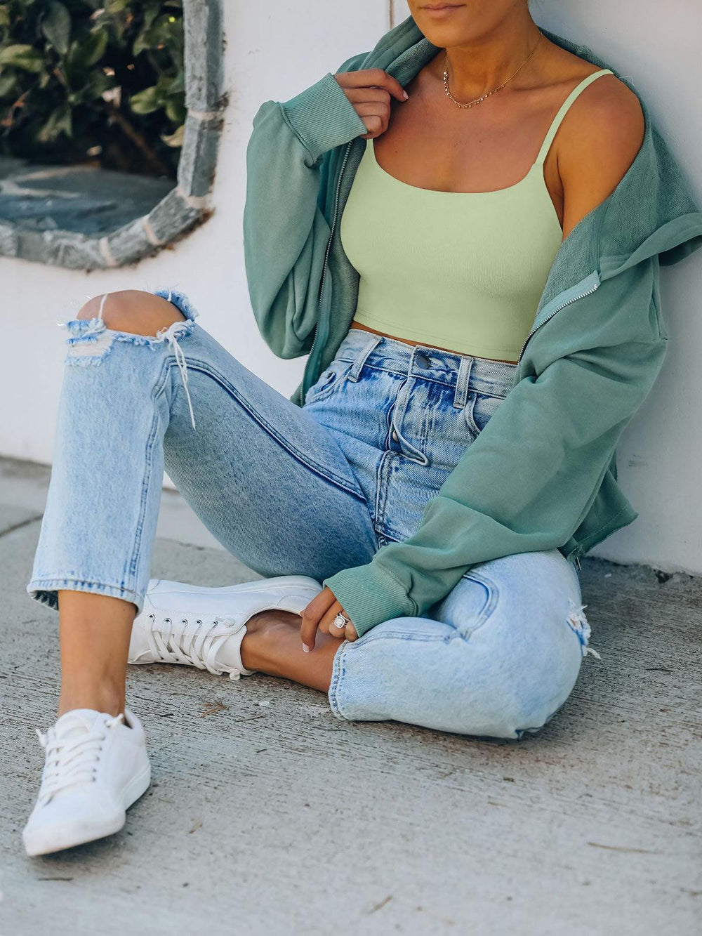 Adjustable Spaghetti Strap Seamless Camisole Crop Tops - REORIA