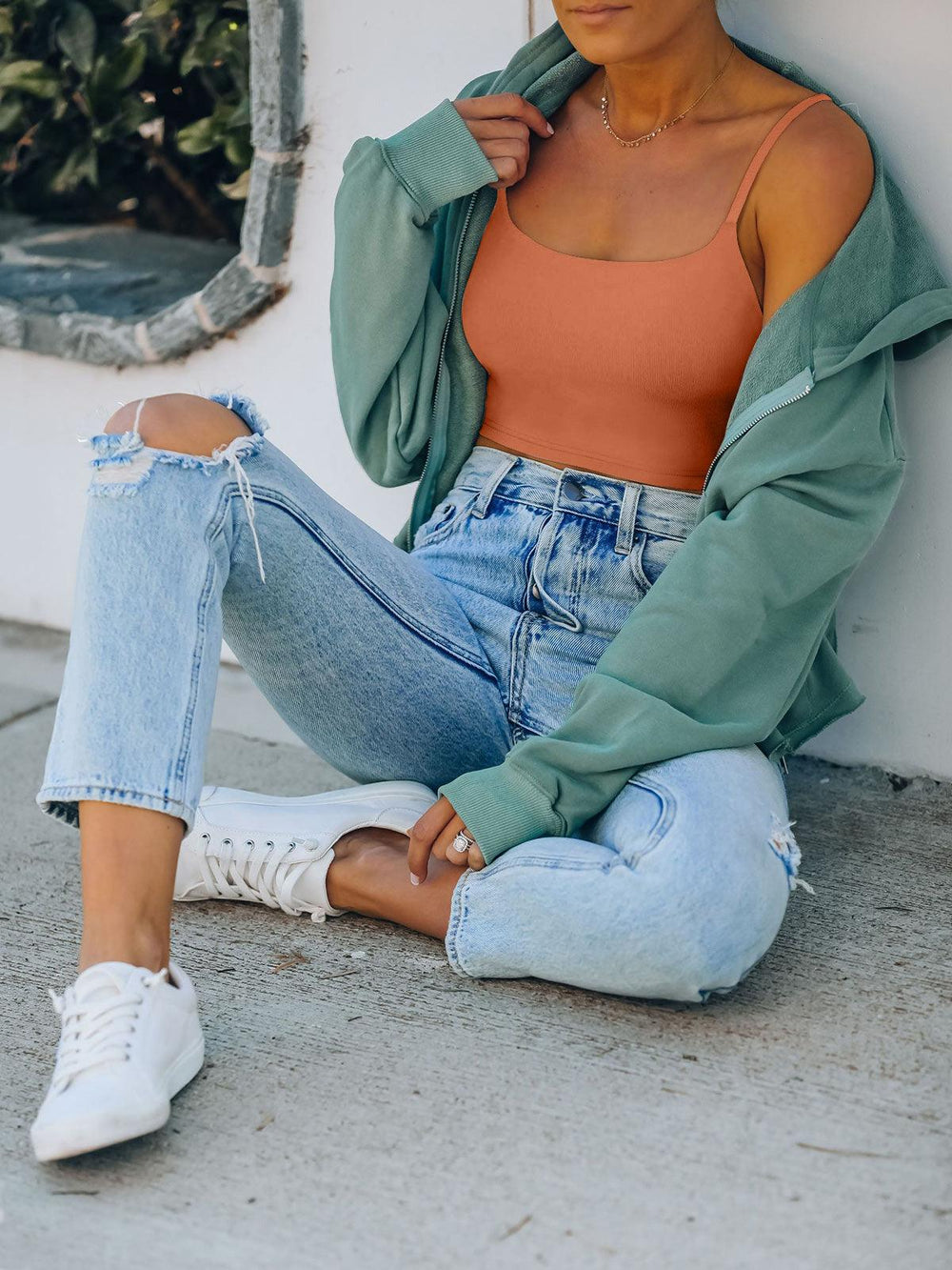 Adjustable Spaghetti Strap Seamless Camisole Crop Tops - REORIA