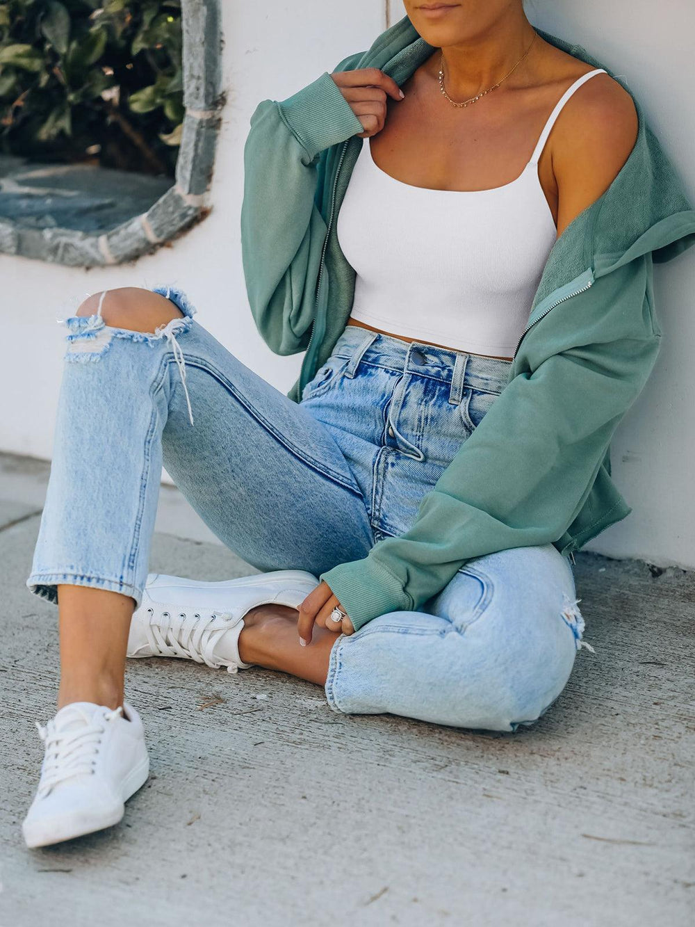 Adjustable Spaghetti Strap Seamless Camisole Crop Tops - REORIA